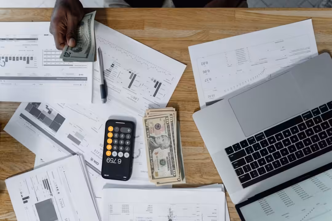 Charges sociales auto-entrepreneur 2025 : taux et calcul